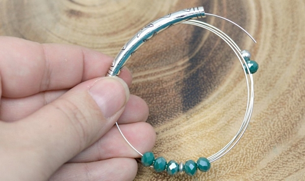 crystal-pewter-tube-wire-bracelet-4.jpg