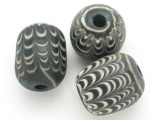 Black & White Feather Glass Bead 18-20mm (CB422)