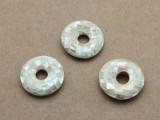 Ivory Donut MOP Shell Pendant 18-20mm (AP617)