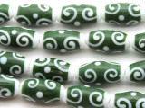 Green & White Swirls Glass Beads 20mm (JV1197)