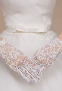 Off White Floral Lace Party Gloves