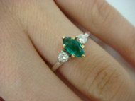 STUNNING EMERALD AND DIAMONDS 18K TWO TONE GOLD LADIES RING HIGH END, SIZE 5.5