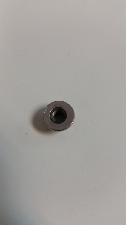 4694 } NUT M4 X .7 FLA