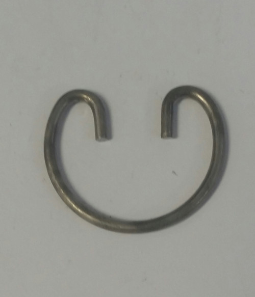 47 018 01-S } RETAINER