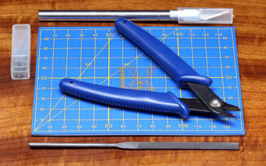 Hareline Cutting Board with Tool Set