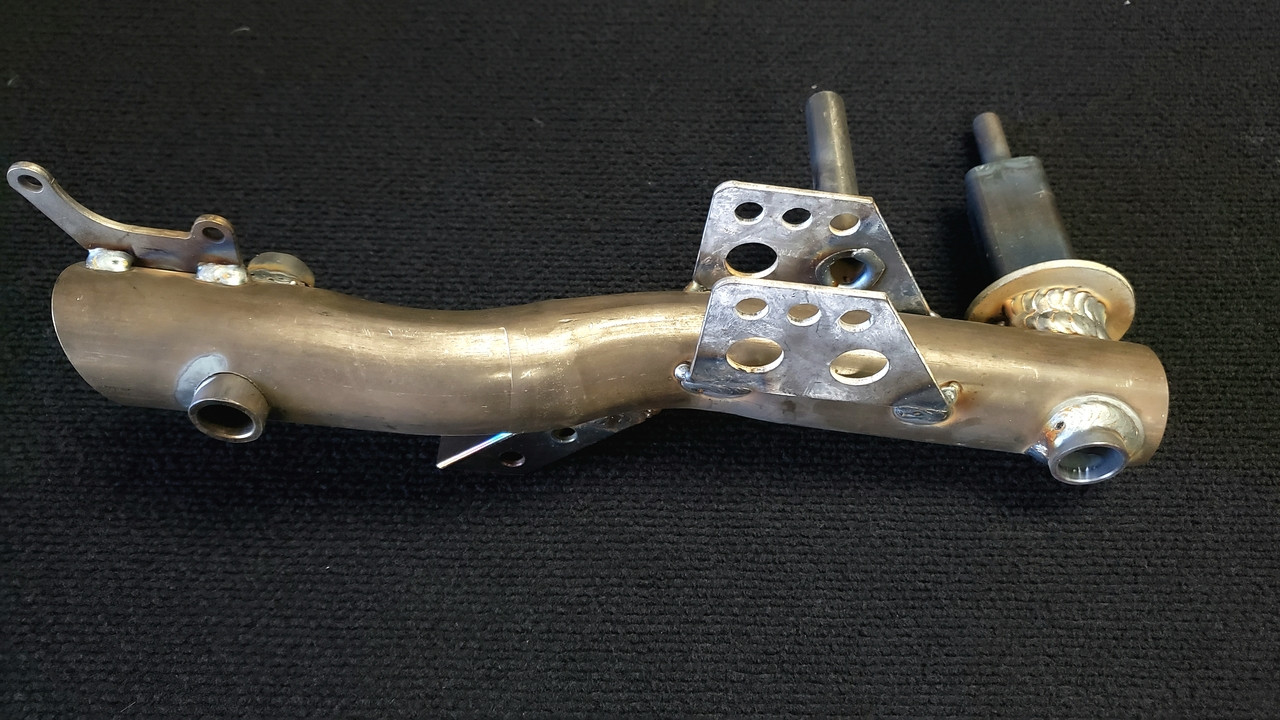 ReveD シャーシ Raw Rear Swing Arm Welded (GTR, Riot) (214130004) - www