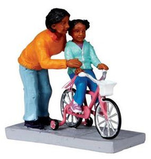 02759 - Mom Lends a Helping Hand -  Lemax Christmas Figurines