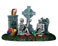 63263 - Graveyard Picnic - Lemax Spooky Town Accessories