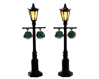 74231 - Old English Lamp Post, Set of 2, Battery-Operated (4.5v) - Lemax Misc. Accessories