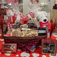 Whole Lotta L’Oven Basket Closeup