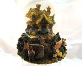 Boyd's  ~  BAILEY'S COTTAGE ... Friends Make Home Glow MUSICAL WG * NEW From Our Shop