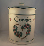Noel  ~  COOKIE JAR ... Green Heart & Flower Design  *  NEW From Our Shop