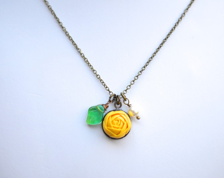 Charm Necklace in Ranuncullus and Leaf