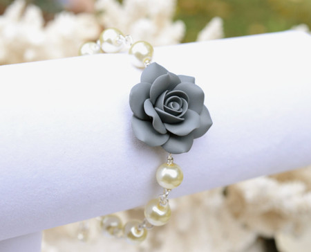 Aaliyah Link Bracelet in Grey Rose with Pearls 