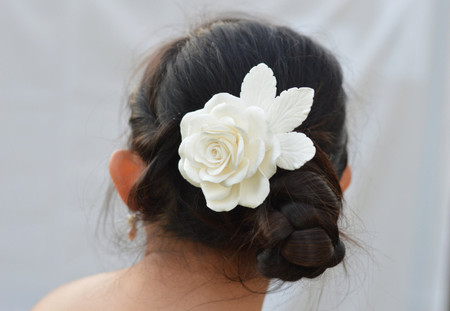 Felicia Hair Clip in White Rose