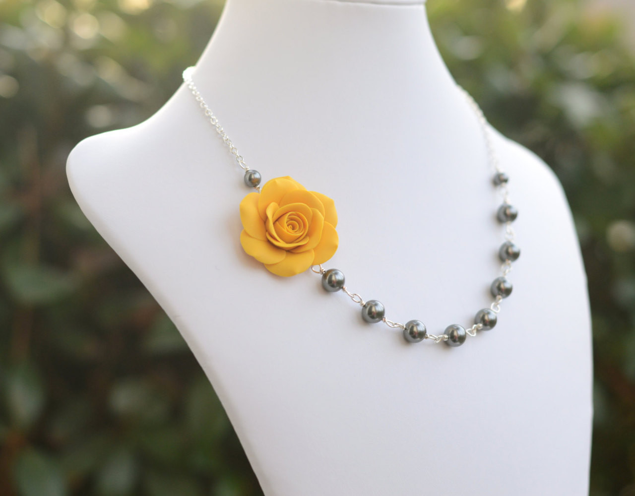 Clear and Yellow Rose Beaded Necklace