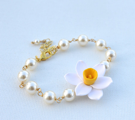 Andrea Link Bracelet in White Yellow Daffodil/Narciscus 