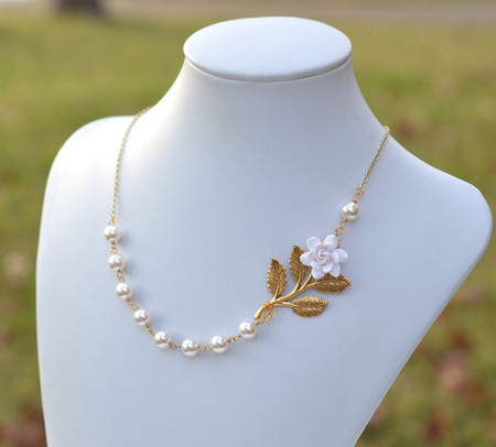 Amira Asymmetrical Necklace in White Gardenia and Metal Branch. FREE EARRINGS