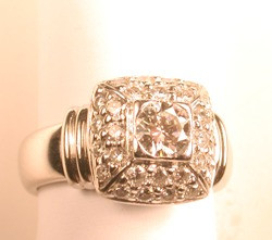 Modern 18K White Gold Diamond Ring