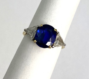 Verdura No Heat Sapphire and Diamond Ring 18kt Yellow Gold