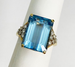 Retro 14kt Yellow Gold Aquamarine and Diamond Statement Ring