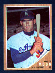 1962 Topps Baseball # 190 b Wally Moon w/ Cap Los Angeles Dodgers EX-1