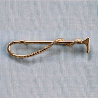 14k Gold Hunting Whip Stock Pin