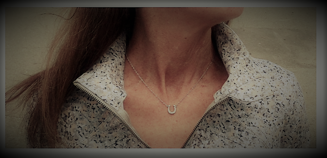 送料関税込☆【ALIITA】9K Necklace with Diamond Horseshoe Diamond Horseshoe Necklace