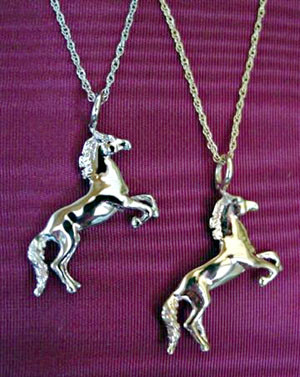 14k Yellow Gold Horse Pendant Necklace.