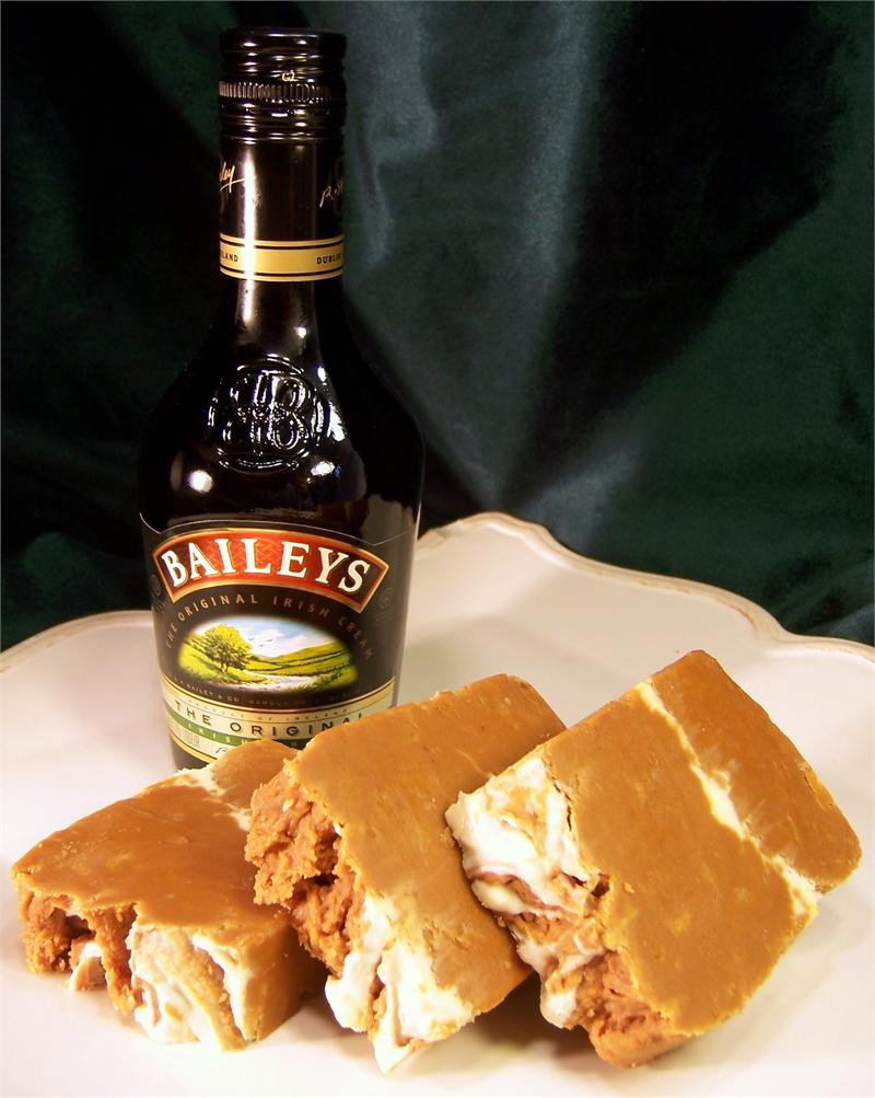 Bailey's Irish Cream & White Chocolate Gourmet Fudge: Little Bit O' Irish  Heaven