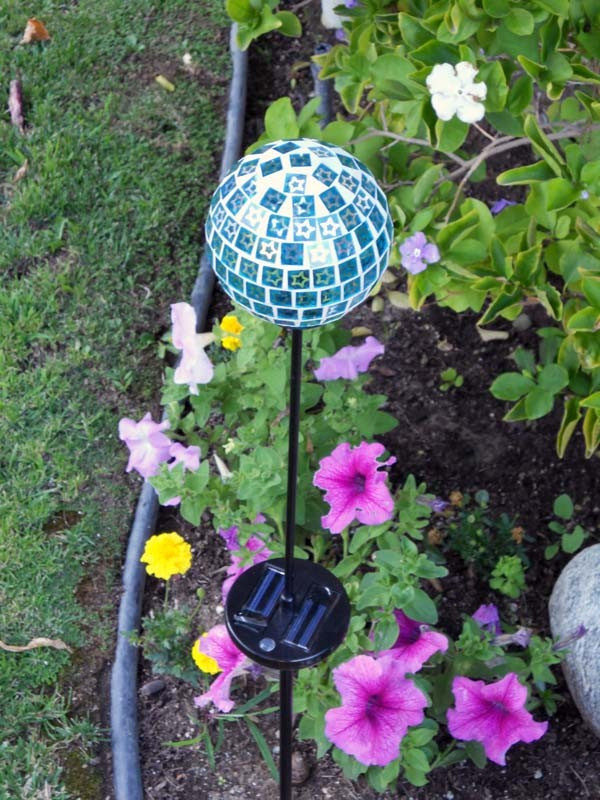 Color Changing Solar Lights Blue Mosaic Glass Solar Light Stakes