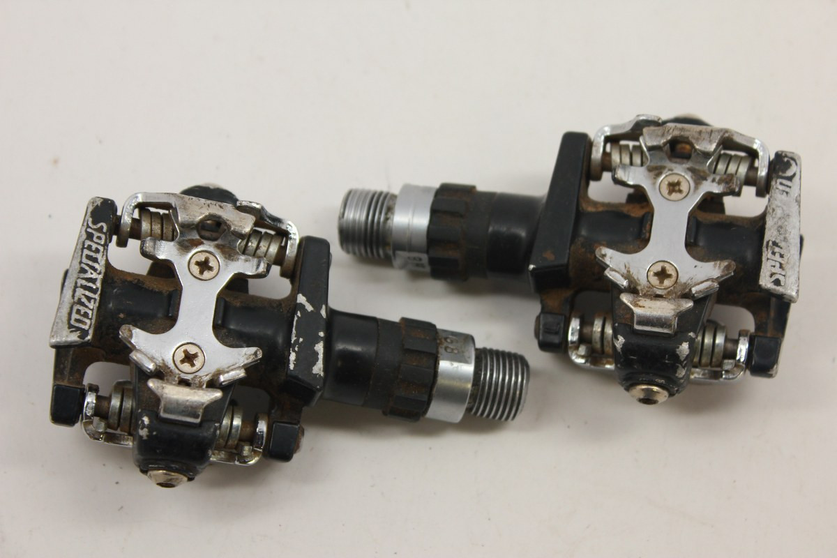 Specialized Clipless Pedals: Shimano 