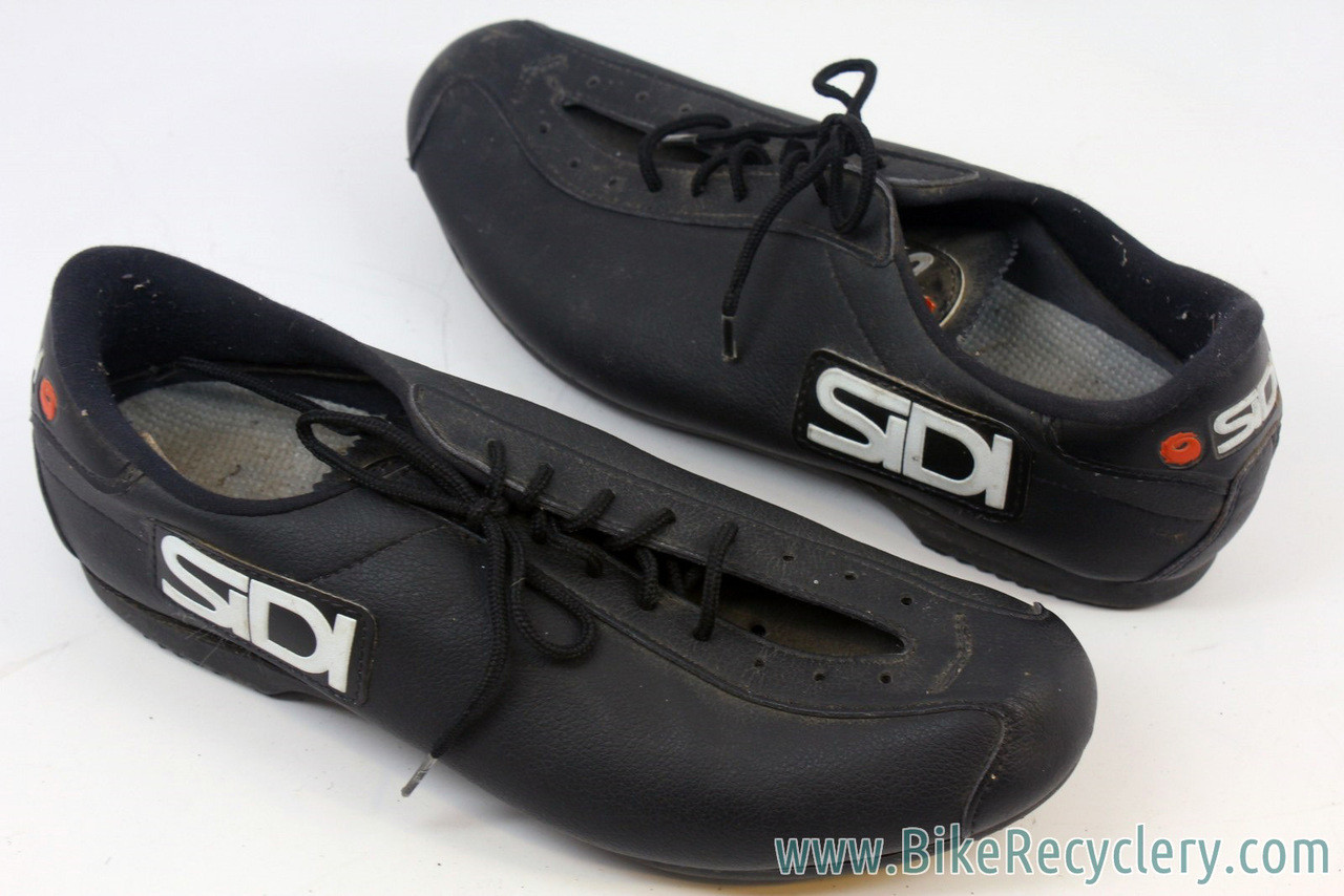 toe clip shoes