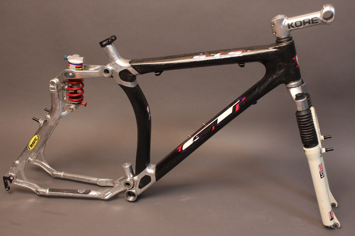 gt carbon fiber mountain bike