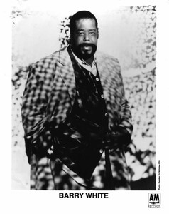 BARRY WHITE 8x10 b&w Press Photo1994 A&M PRESS DEPARTMENT