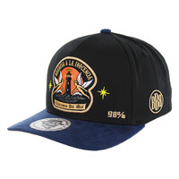 BBB003 REGRESA A LA INOCENCIA SNAPBACK, COTTON WITH SUEDE, BLACK/NAVY(KHAKI UNDER VISOR)