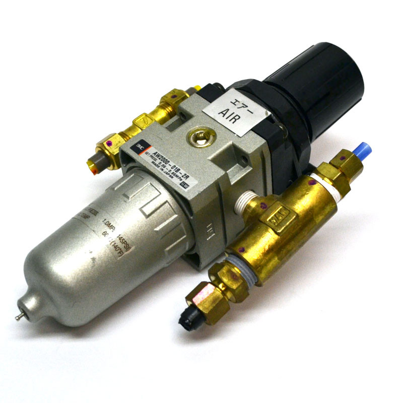 SMC AW200001B2R Air Pressure Regulator 145PSI Max w/ In/Out Fittings