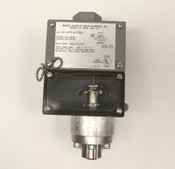 NEW Dwyer/Mercoid 1005-W-B3-D Pressure Switch 3000-PSIG Limit Control 125/250VAC