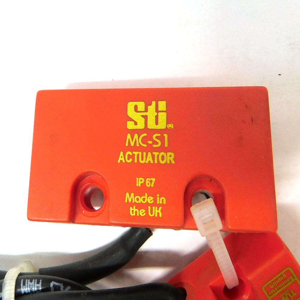 STI TL8012 S1 24V Safety Switch With Key 