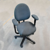 Steelcase 4535311DEUW Green Ergonomic ESD Safe Office Chair w/ Missing Wheel