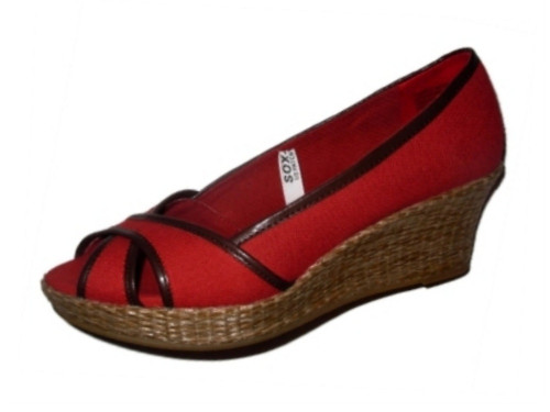 http://d3d71ba2asa5oz.cloudfront.net/33000706/images/redpeeptoe61513webshotamazon.jpg