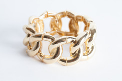 GOLD CURB LINK BRACELET