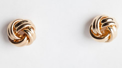 KNOT GOLD STUDS EARRINGS