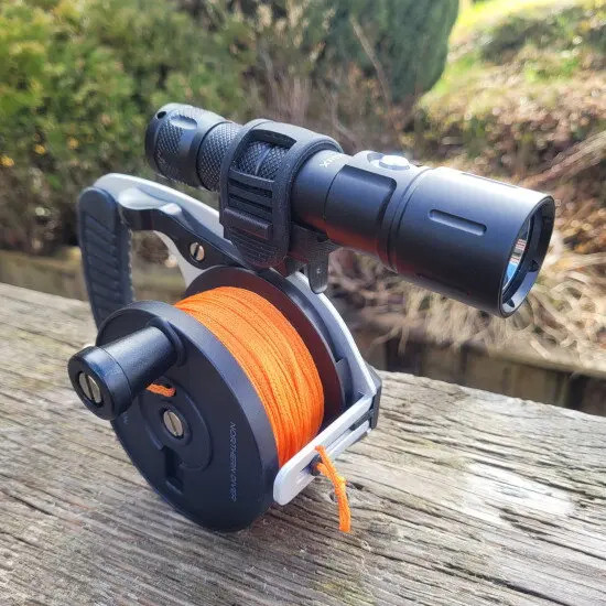 Northern Diver Scuba Diving Line Reel with Removeable Varilux Micro torch -  Morecambe Area Divers Limited