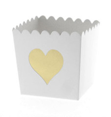 Scallop Favor / Treat Box, Gold Heart