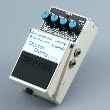 Boss DD-5 Digital Delay Guitar Effects Pedal P-30714
