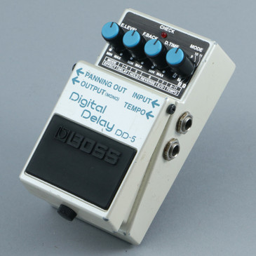Boss DD-5 Digital Delay Guitar Effects Pedal P-30740
