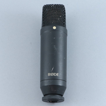 Rode NT1 Cardioid Condenser Microphone MC-7673
