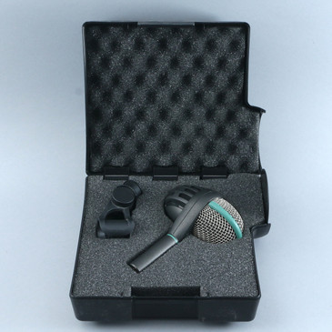 AKG D112 Cardioid Dynamic Microphone MC-7702