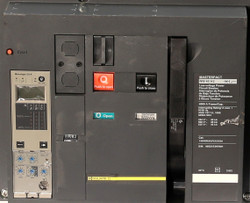 Circuit breaker outlet